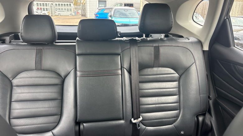 MG Hs 1.5 T-GDI Exclusive 5dr DCT Petrol Hatchback